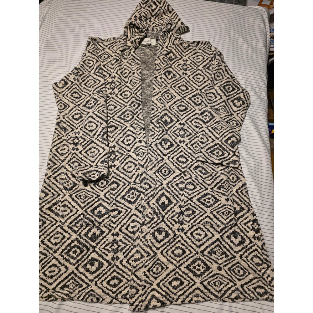 1034 Daniel Rainn Black White Geometric Diamond Hooded Open Front Cardigan 1X